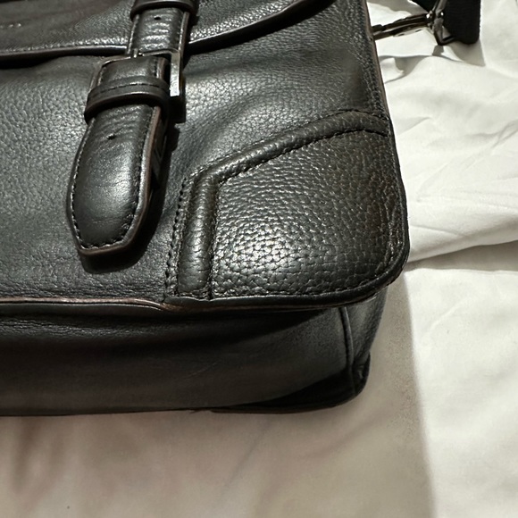 Ted Baker safiano leather messenger laptop bag. - Picture 3 of 12